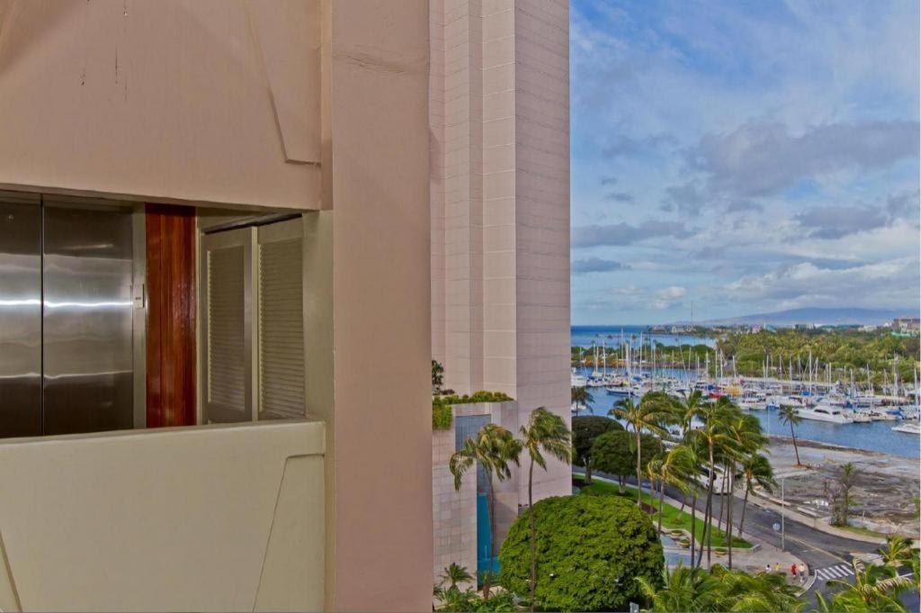 Hotel Equus Honolulu Exteriér fotografie